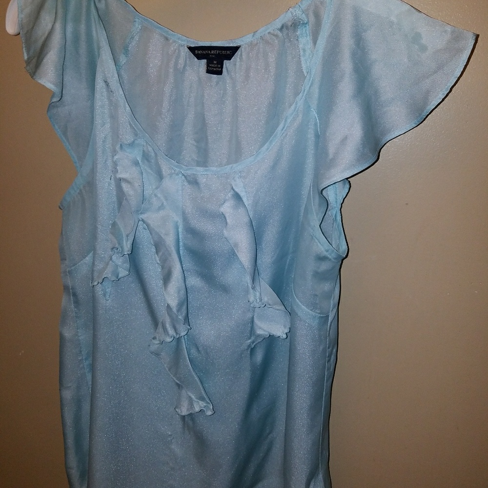 Sz Medium Banana Republic Top with Flutter Detail
